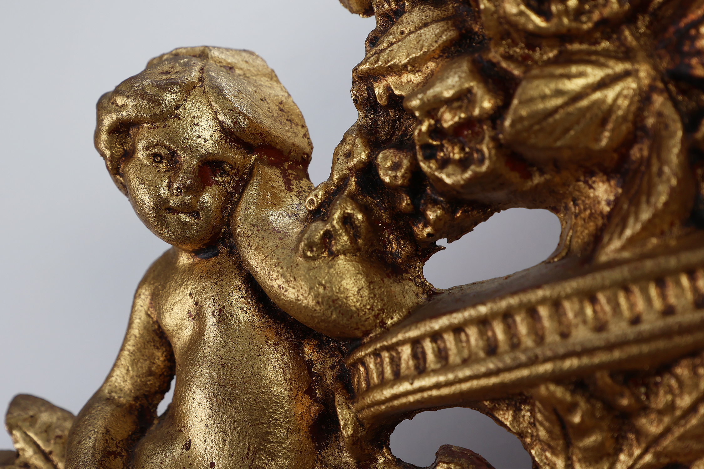 French rococo style richly sculpted gilted oak mirror, 19th century thumbnail